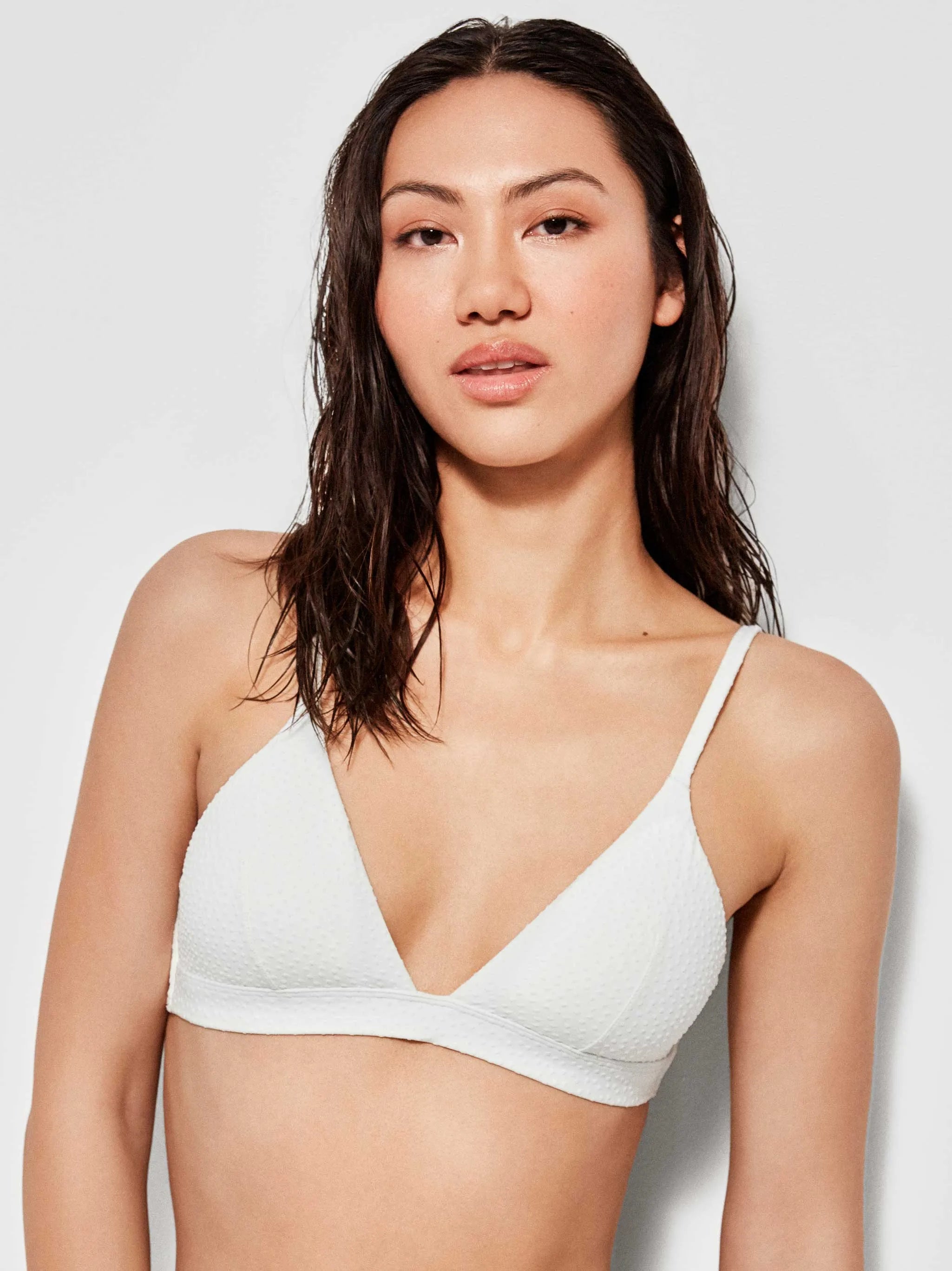 top-bikini-sin-aro-y-foam-extraible1709736336781655883.webp